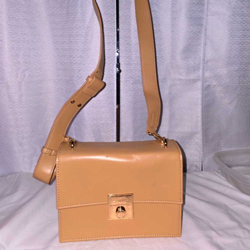 La VOUTE Elegant Tan 2 DIVIDER Leather Crossbody Bag